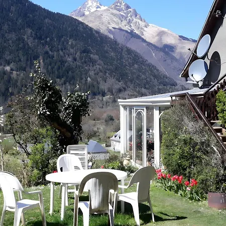 Dans * Bazus-Aure